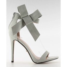 Sandales sur une broche avec un noeud gris jz-6340
