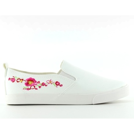 Slipons avec délicate broderie g1204a Blanc blanche
