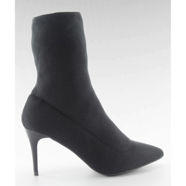 Chaussettes bottes sur un LL-103p gris Chaussettes bottes sur un LL-103p gris