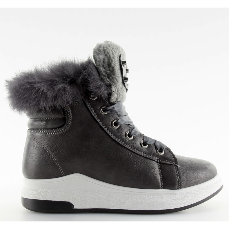 Chaussures de sport isolées gris D. gris