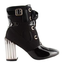 Bottines noires à talon métallisé le noir