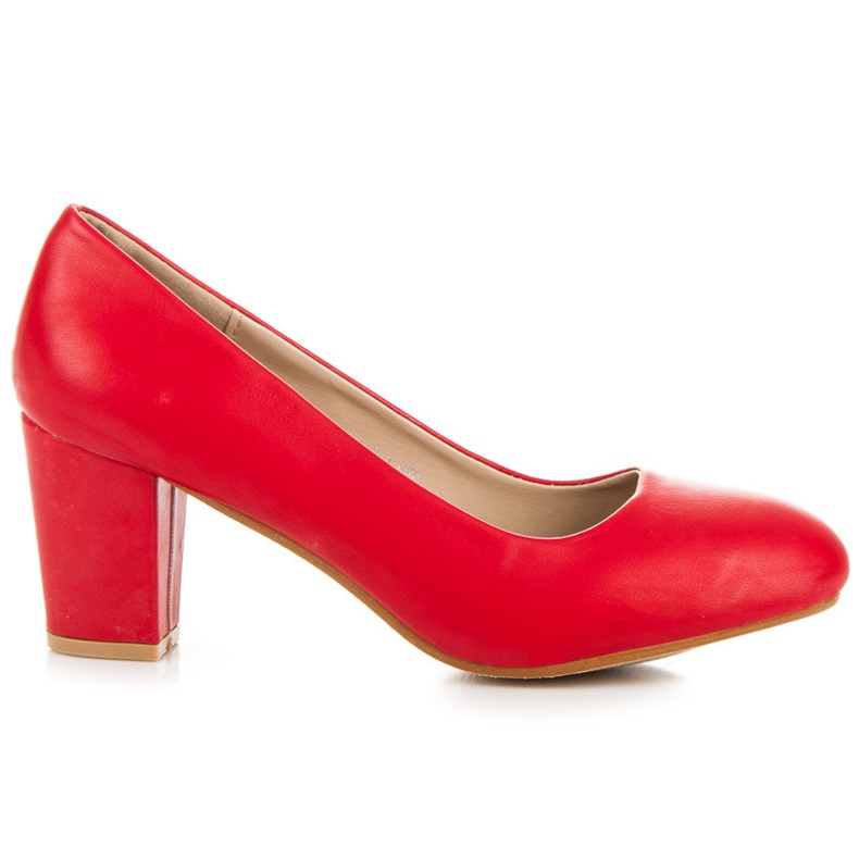 Escarpins sur le poteau rouge