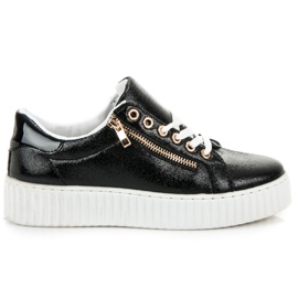 Baskets à lacets sur la plateforme le noir