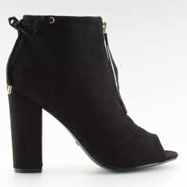 Bottes noires à bout ouvert NF-16