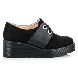 Seastar Brogues attachées sur la plate-forme le noir