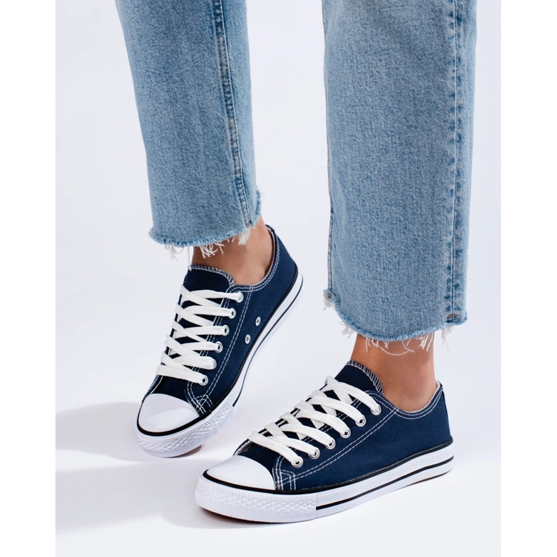 Baskets marine bleu