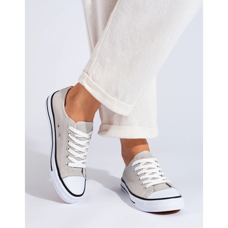 Baskets grises