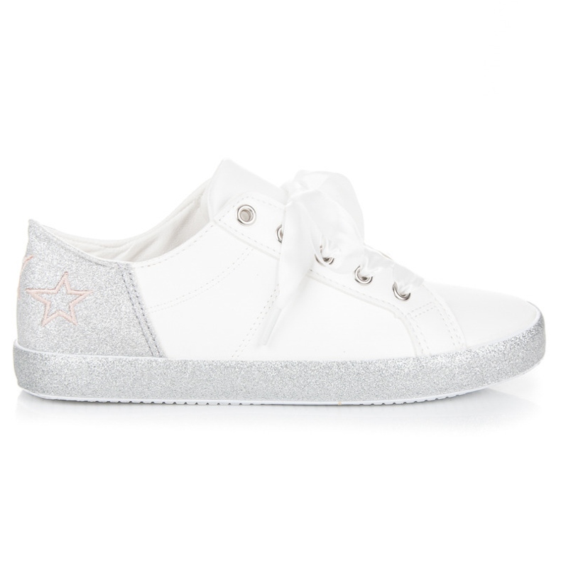 L&H Baskets attachées avec un ruban blanche