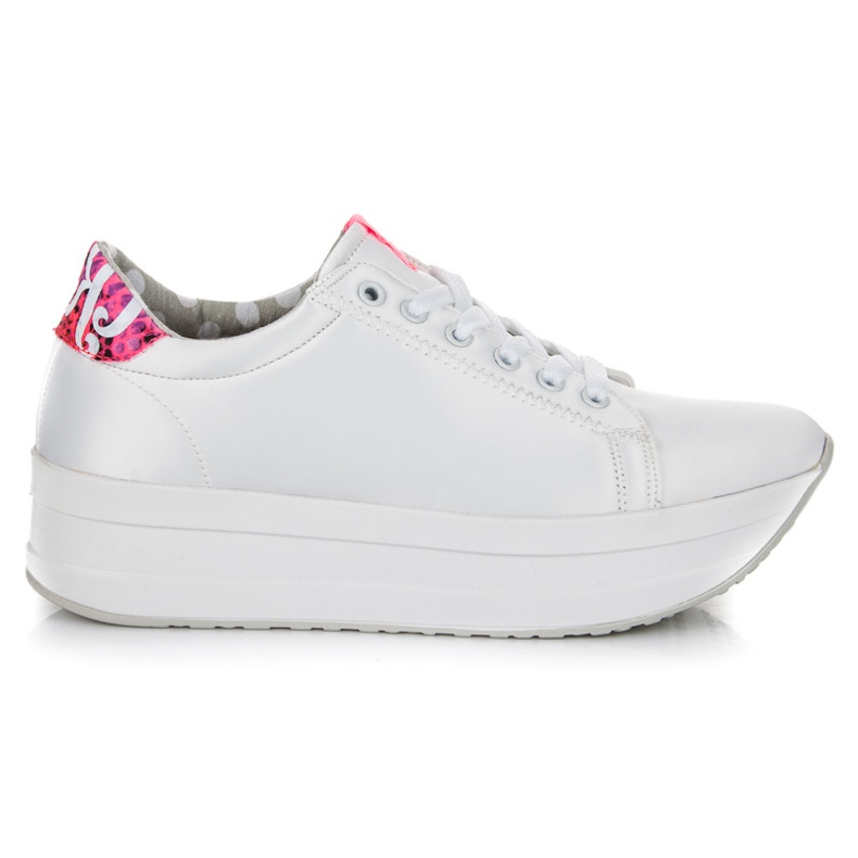 Kylie Baskets blanches sur la plateforme Kylie Baskets blanches sur la plateforme