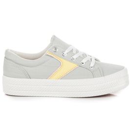 Kylie Baskets sur la plate-forme gris