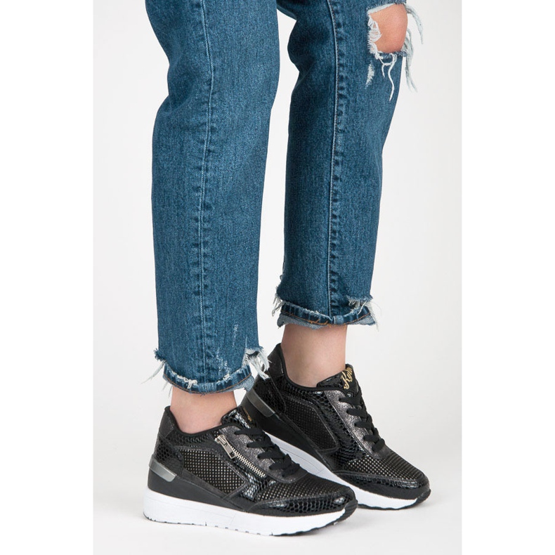 Kylie Chaussures de sport sur un coin le noir