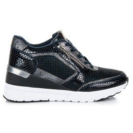 Kylie Chaussures de sport sur un coin bleu marine