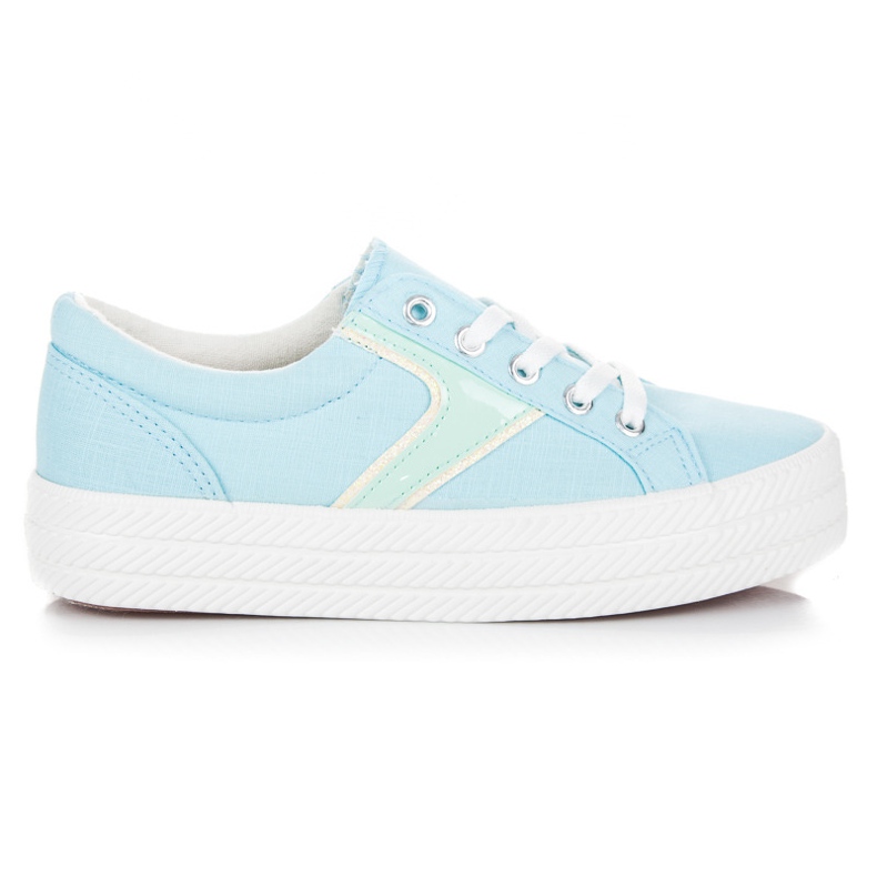 Kylie Baskets sur la plate-forme bleu