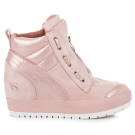 Vices Baskets sur la plate-forme rose Vices Baskets sur la plate-forme rose