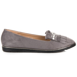 Mocassins avec un ornement gris