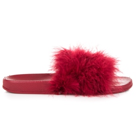 Pantoufles avec fourrure rouge