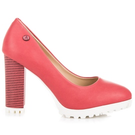 Vices Pompes sur la plate-forme rouge
