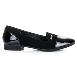 Seigneurs noirs à talons hauts le noir