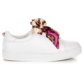 Vices Baskets nouées avec un vice de ruban blanc