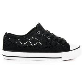 Baskets en dentelle noire