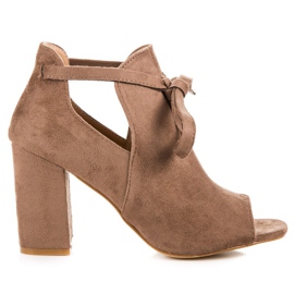 Sandales vinceza en daim à lacets brun