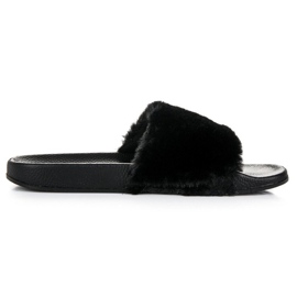 Chaussons noirs avec fourrure le noir Chaussons noirs avec fourrure le noir