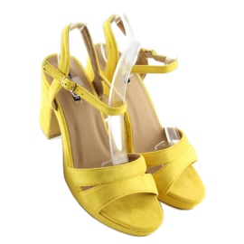 Sandales à talons jaunes WH-3K66-16 jaune