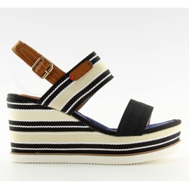 Sandales noires à talon compensé D-37 noir