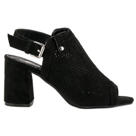 Sandales ajourées avec dessus noir