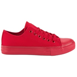 Baskets rouges avec un lien