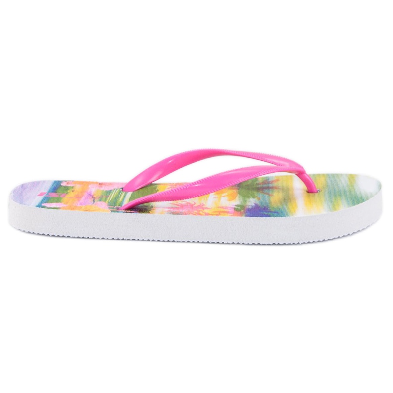 Des tongs à la mode rose