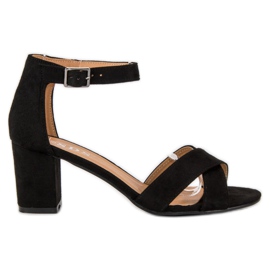 SDS Sandales en daim sur un poteau noir