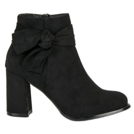 Bottines à talons en daim noir