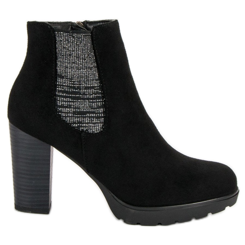 Filippo Bottines noires sur le poteau le noir