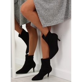 Noir F183 Bottes noires sur une épingle le noir