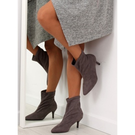 Gris F183 Bottes grises sur un talon