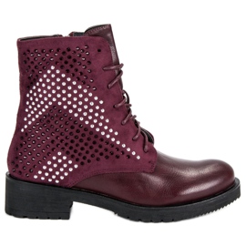 Travailleur de bottes de roche rouge