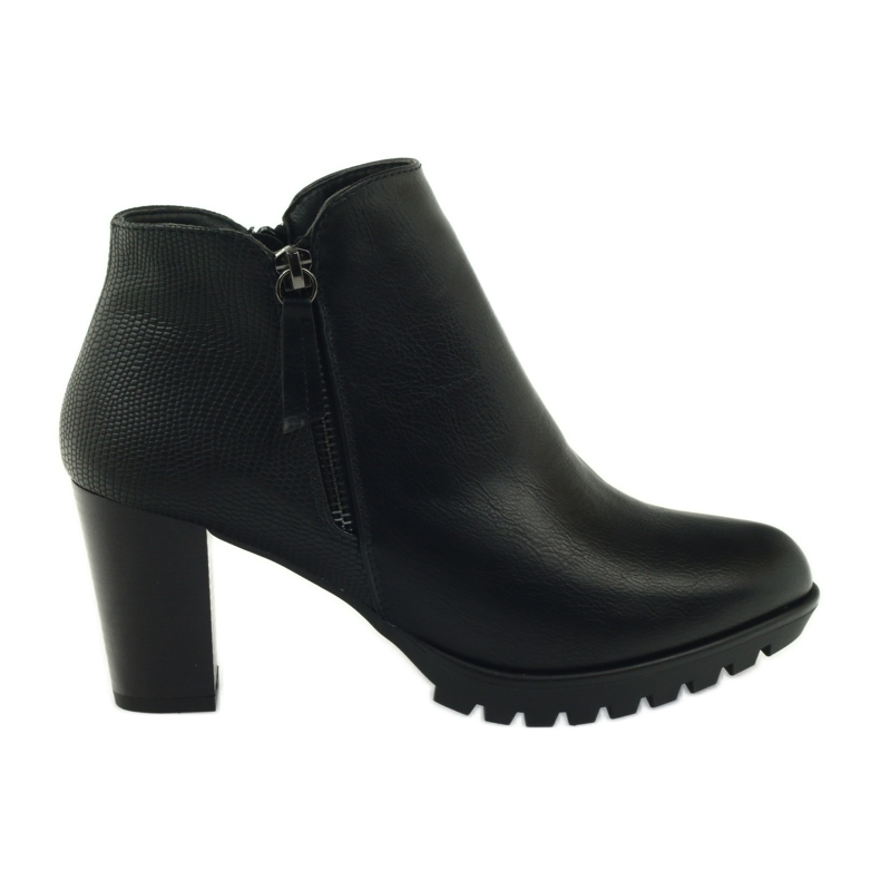M.Daszyński Bottes sur le poteau noir 1708 le noir
