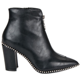 Bottes noires élégantes le noir
