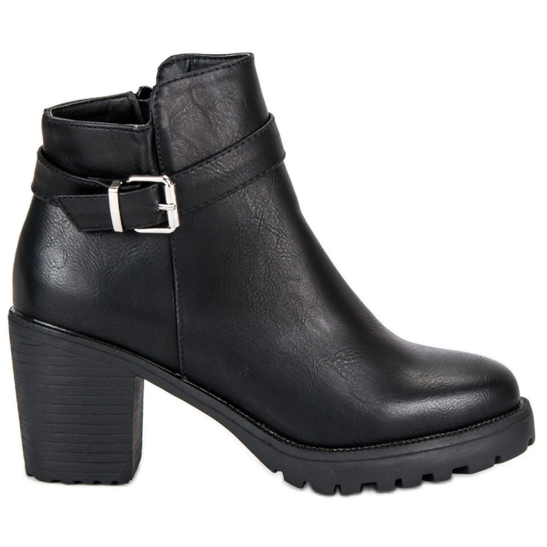 Kayla Des bottes noires tous les jours le noir