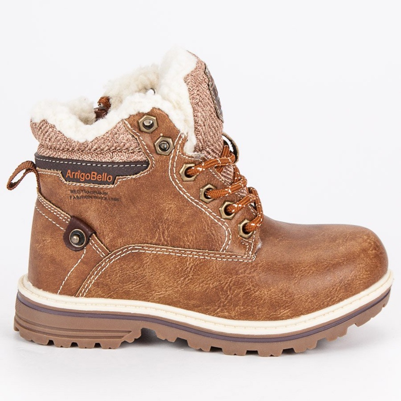 Arrigo Bello Les trappeurs d'échauffement des garçons brun