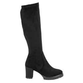 Bottines en daim noir le noir