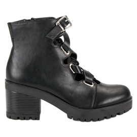 Bottes à la mode pour l'automne le noir