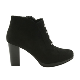 M.Daszyński Daszyński bottes en daim sur le poste noir