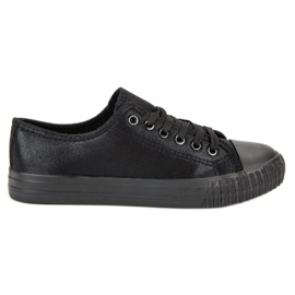 Baskets noires le noir