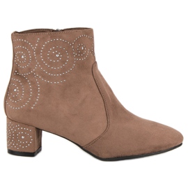 Bottes en daim élégantes brun
