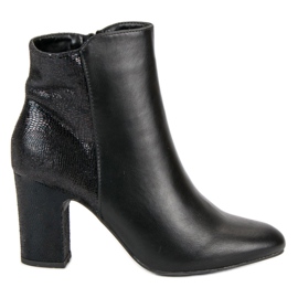 Kylie Bottines noires sur un poteau le noir