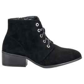 Bottines noires nouées