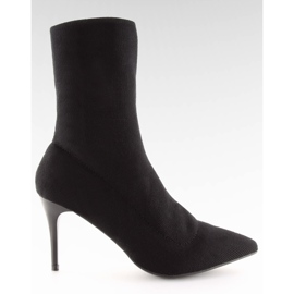 Bottes chaussettes noires sur un talon LL-103