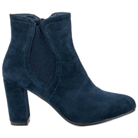 Bottines en daim sur le poteau noir bleu